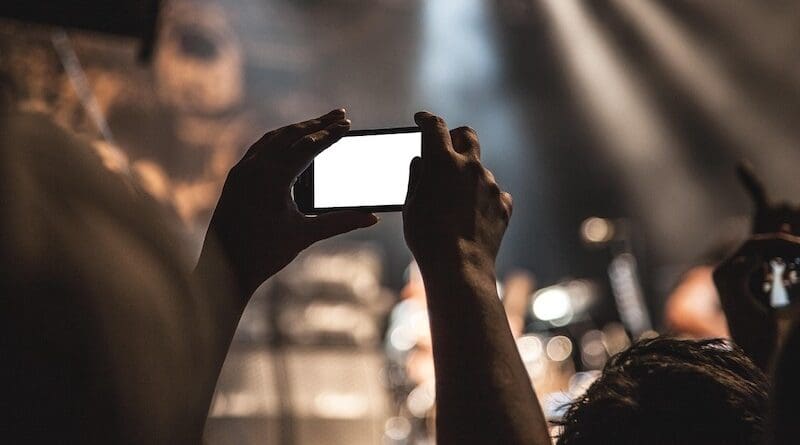smartphone people