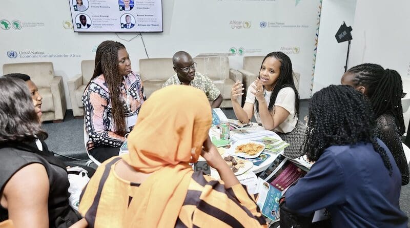 Davinah Milenge, the Bank Group’s Chief Programme Coordinator for Climate Change and Green Growth, talks with participants about the Bank's special climate initiatives. Source: African Development Bank Group (AfDB)