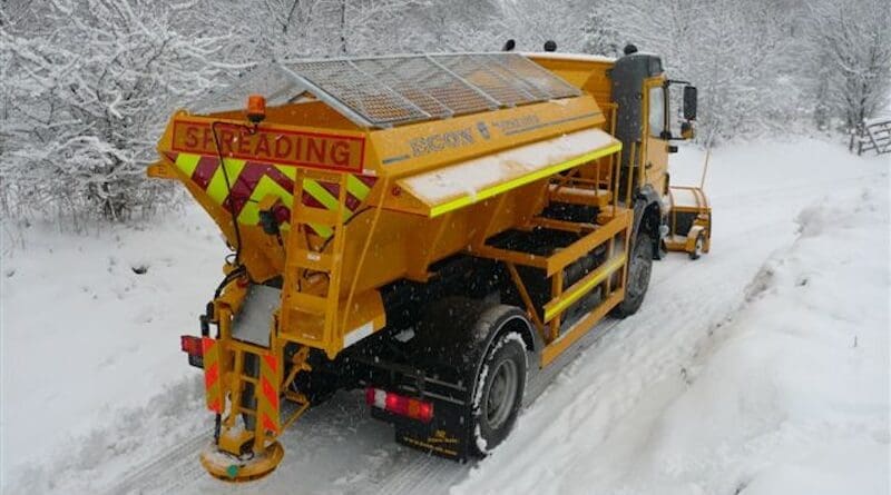 Truck spreading road salt. Photo Credit: Tench1970, Wikipedia Commons