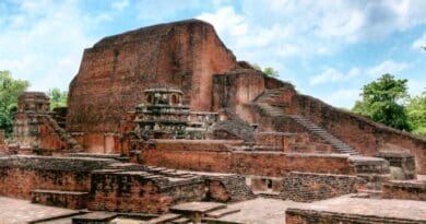 Ruins of Nalanda Mahavihara, Nalanda (Bihar), India. Photo Credit: Odantapuribs, Wikipedia Commons